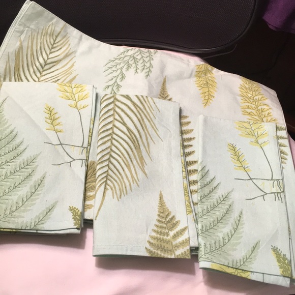 Xochi placemats and napkins - Picture 3 of 3